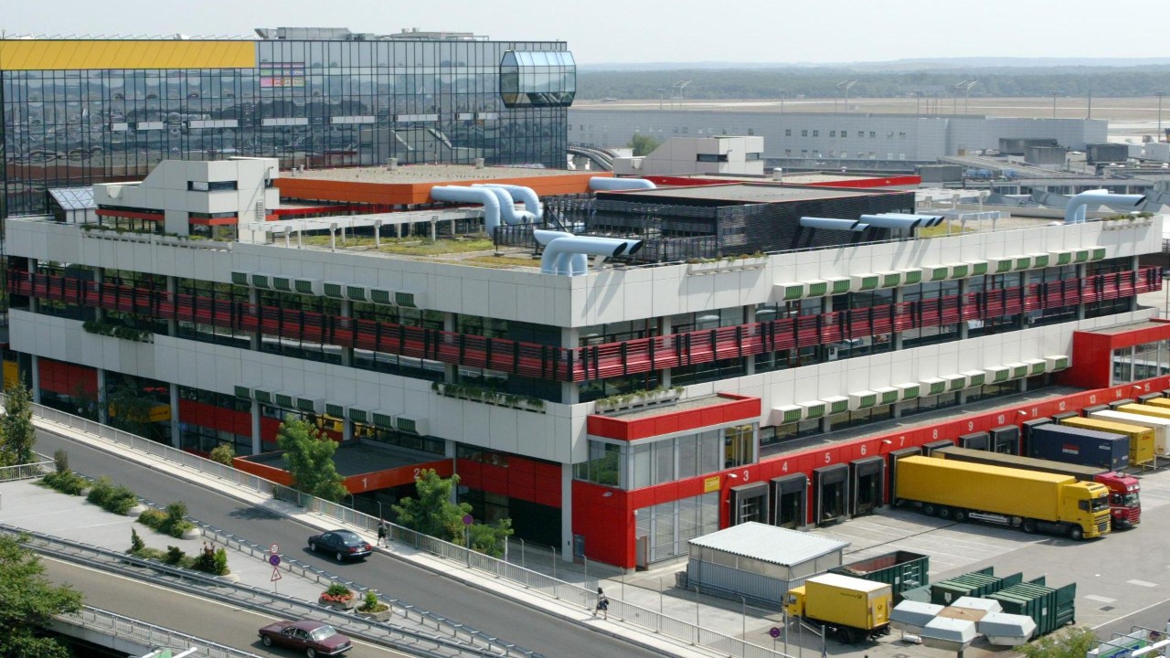 Internationales Postzentrum.jpg