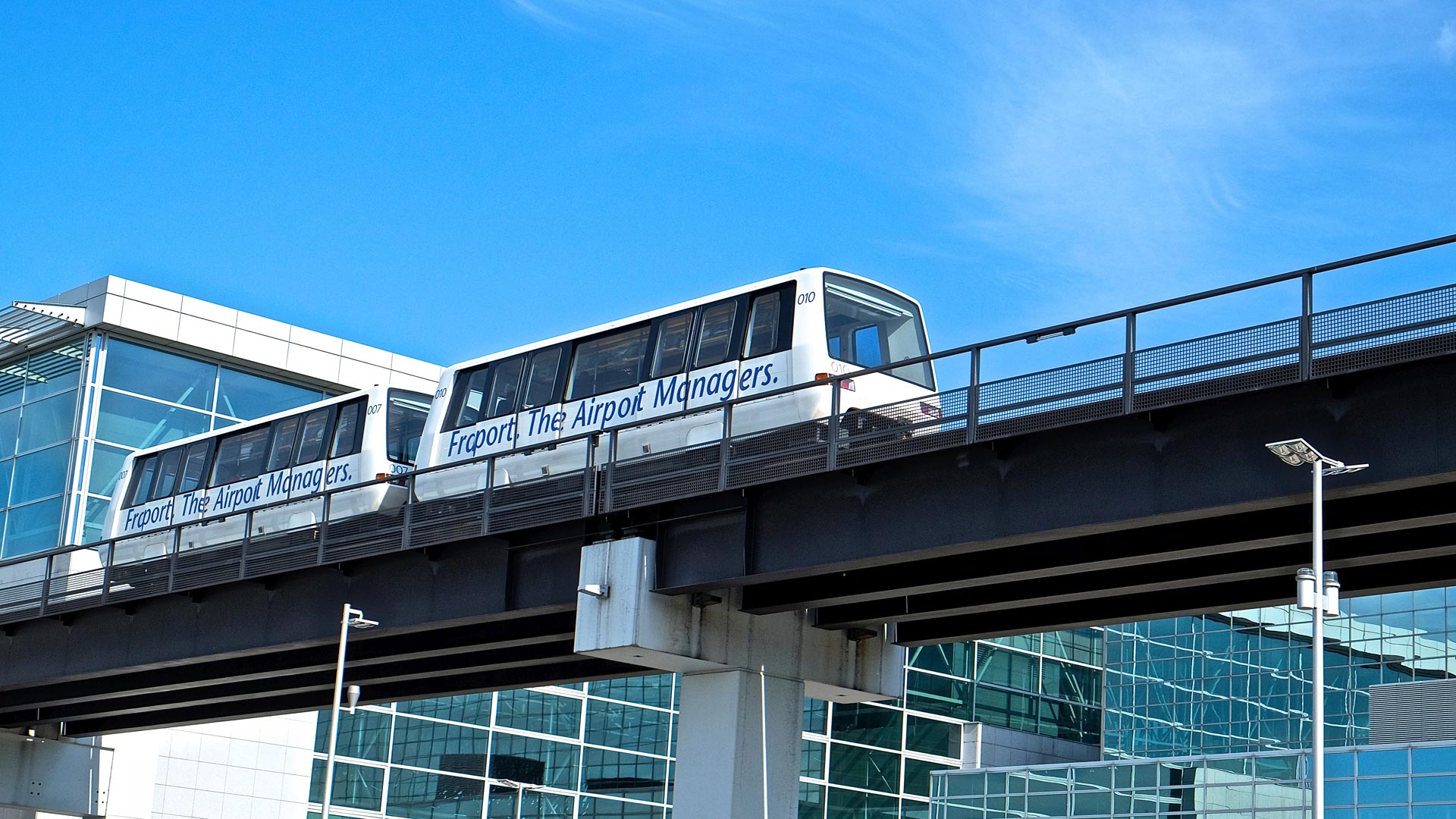 Sky Line Bahn, Terminalwechsel, Terminaltransfer, Skyline, SkyLineVerwendung auf den Seiten:- Terminaltransfer via SkyLine (DE + EN + ZH)- Terms of use (ZH)- Glossar SkyLine-Fahrt (DE)- Transferring at FRA (EN unter other topics )