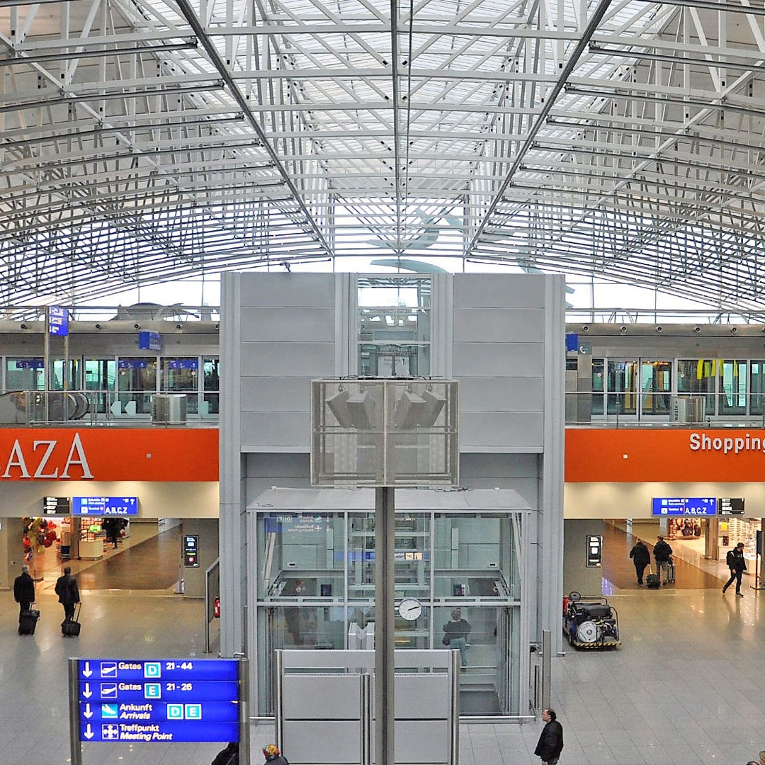 Wann öffnen die Geschäfte am Frankfurter Flughafen?